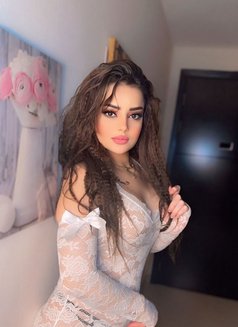 JOJO - puta in Dubai Photo 4 of 6