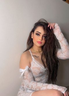 JOJO - puta in Dubai Photo 6 of 6