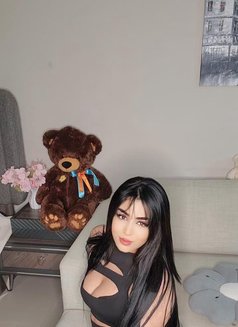 Jojo - puta in Dubai Photo 6 of 10