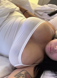 Joke - puta in Kaohsiung Photo 3 of 9