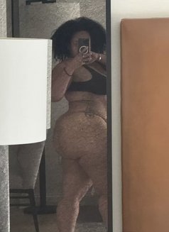 Joke - puta in Kaohsiung Photo 7 of 9