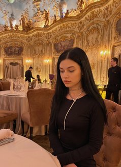 Jolie - escort in Dubai Photo 4 of 8