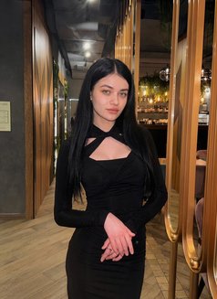 Jolie - escort in Dubai Photo 7 of 8