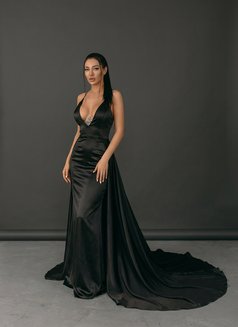 Jollie - escort in Hong Kong Photo 3 of 6