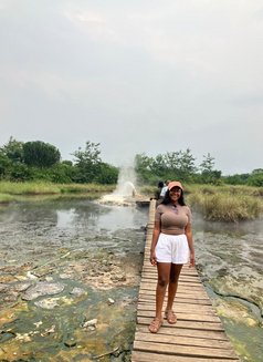 Jolly - escort in Bali Photo 4 of 4