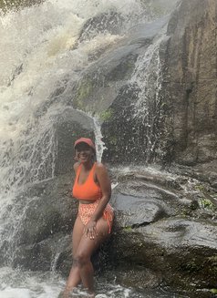 Jolly - puta in Singapore Photo 5 of 5