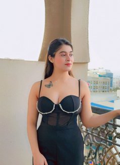 Jomana - escort in Beirut Photo 3 of 5