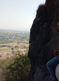 Gru - Acompañante masculino in Pune Photo 1 of 2