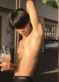 Jonathan - Male escort in Bangkok Photo 1 of 5