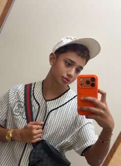 Jonny - Male escort in Khobar Photo 4 of 7