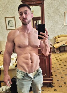Jonny Marmo - Male escort in Milan Photo 8 of 8