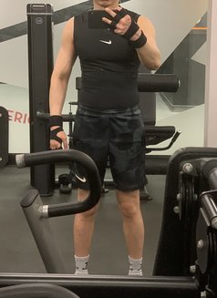 Jonny - Male escort in Amsterdam Photo 4 of 16