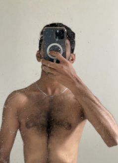 Jonny - Male adult performer in Dubai Photo 6 of 6