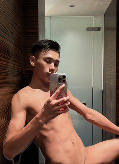Jonus - Male escort in Bangkok Photo 1 of 12
