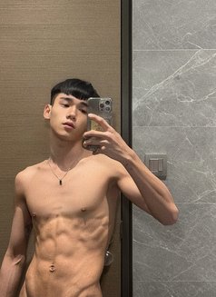Jonus - Male escort in Bangkok Photo 2 of 12