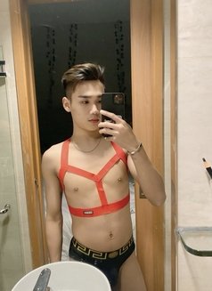 Jonut - Male escort in Bangkok Photo 7 of 14