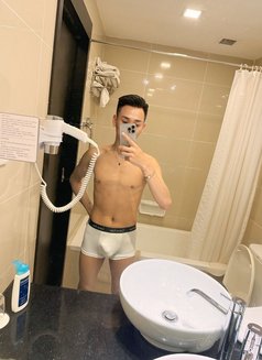 Jonut - Acompañantes masculino in Bangkok Photo 16 of 17
