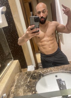 Joo - Male escort in Cairo Photo 17 of 17