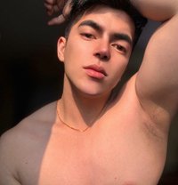 Young Asian Studd! - Acompañantes masculino in Dubai Photo 7 of 21