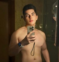 Young Asian Studd! - Acompañantes masculino in Dubai Photo 19 of 21