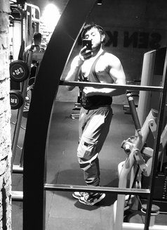 Josef - Male escort in İstanbul Photo 4 of 10