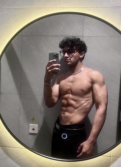 Joseph - Male escort in Hong Kong Photo 1 of 3