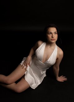 Josephinne - escort in Dubai Photo 1 of 9