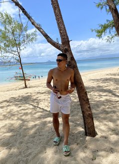 Josh - Male escort in Manila Photo 3 of 5