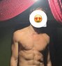 Josh H - masseur in Paris Photo 1 of 2