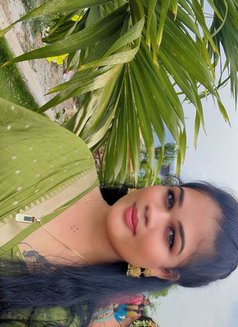 Joshna - Transsexual escort in Hyderabad Photo 3 of 4