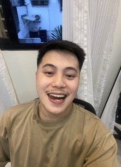 Joshua - Male escort in Manila Photo 7 of 14