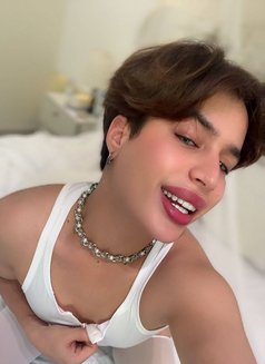 Josyan Here's who made you happy🩵🤍🩵 - Transsexual escort in Riyadh Photo 6 of 10
