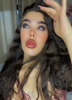 Jounella - Transsexual escort in Beirut Photo 3 of 15