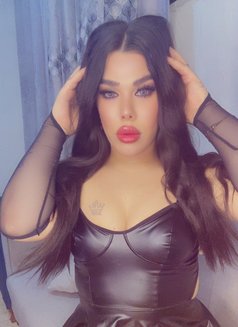 Jounella - Transsexual escort in Beirut Photo 8 of 15