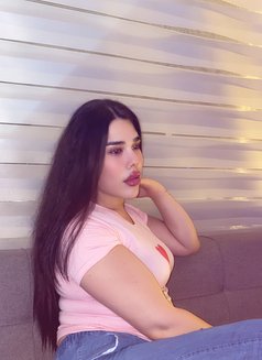 Jounella - Transsexual escort in Beirut Photo 9 of 15