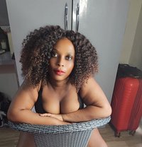 JOY AFRICAN ESCORT +91/69090/15255 - puta in Noida Photo 1 of 7