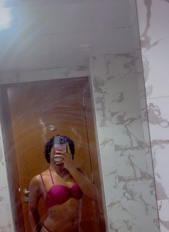 Joy - escort in Ras al-Khaimah Photo 1 of 2