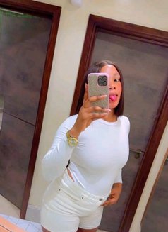 Joy - escort in Şalālah Photo 4 of 6