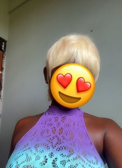 Joy - escort in Accra Photo 3 of 4