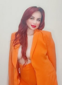 Joy - puta in Abu Dhabi Photo 2 of 3