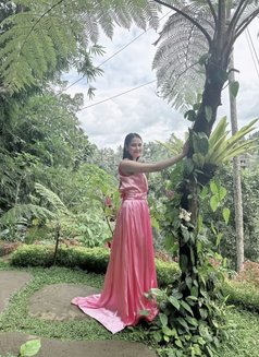 Joy - escort in Taipei Photo 1 of 9