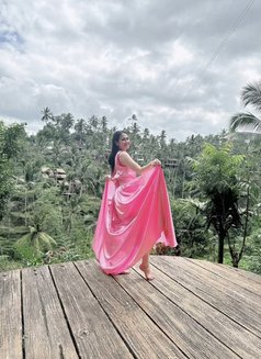 Joy - escort in Taipei Photo 2 of 9