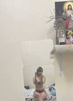 Joy - escort in Taipei Photo 8 of 9