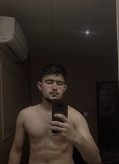 Joy - Male escort in New Delhi Photo 1 of 15