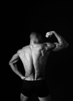 Joy - Acompañantes masculino in Bali Photo 2 of 4