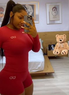 Joy - escort in Noida Photo 5 of 5