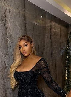 Joy - escort in Noida Photo 4 of 6