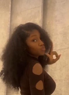 Joy - escort in Noida Photo 5 of 6