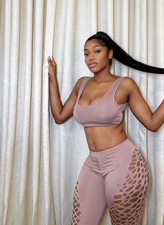 Joy - puta in Noida Photo 4 of 4