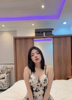 Joy - escort in Riyadh Photo 2 of 4